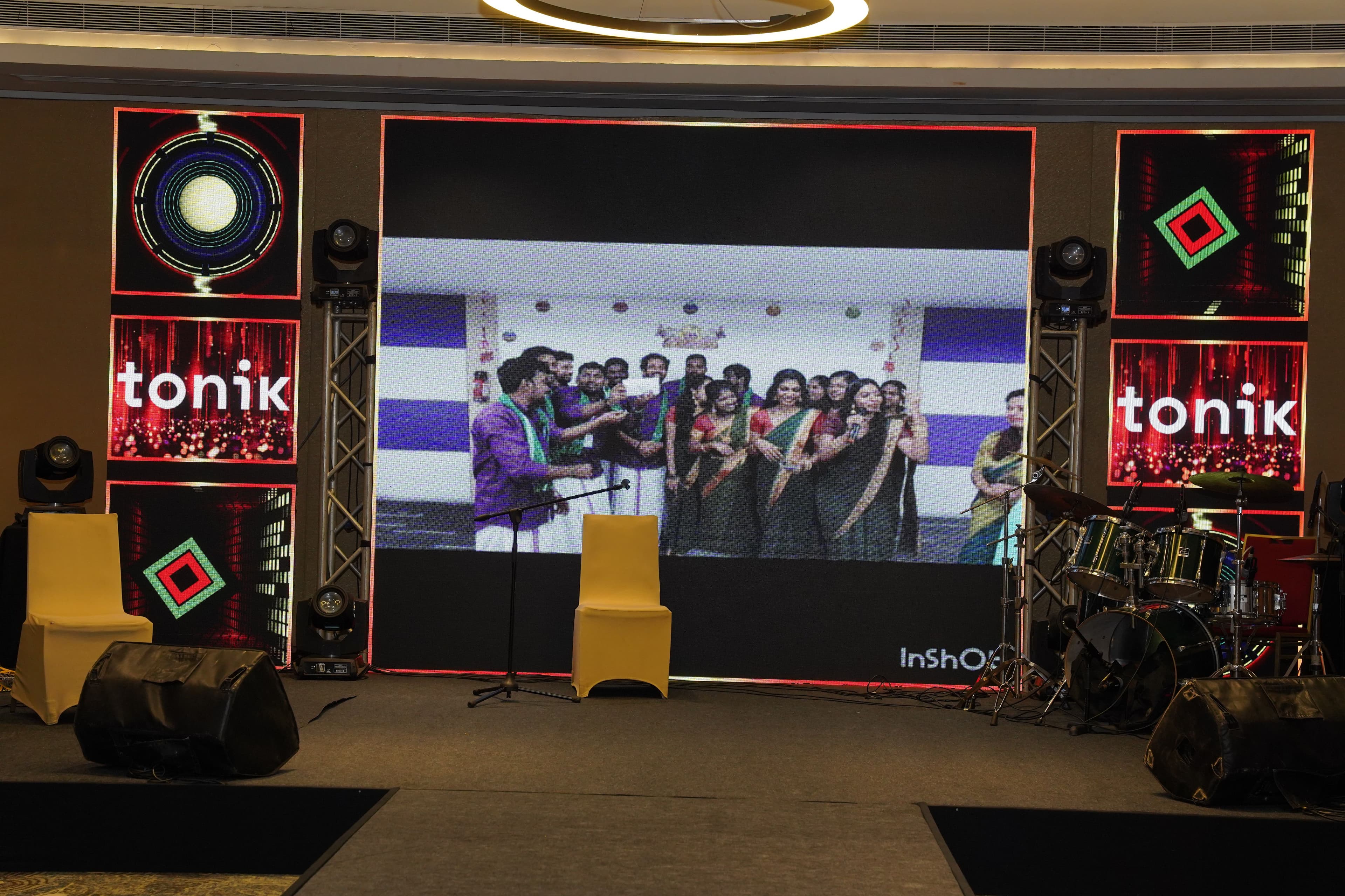 Theme Decor & Setup — 6