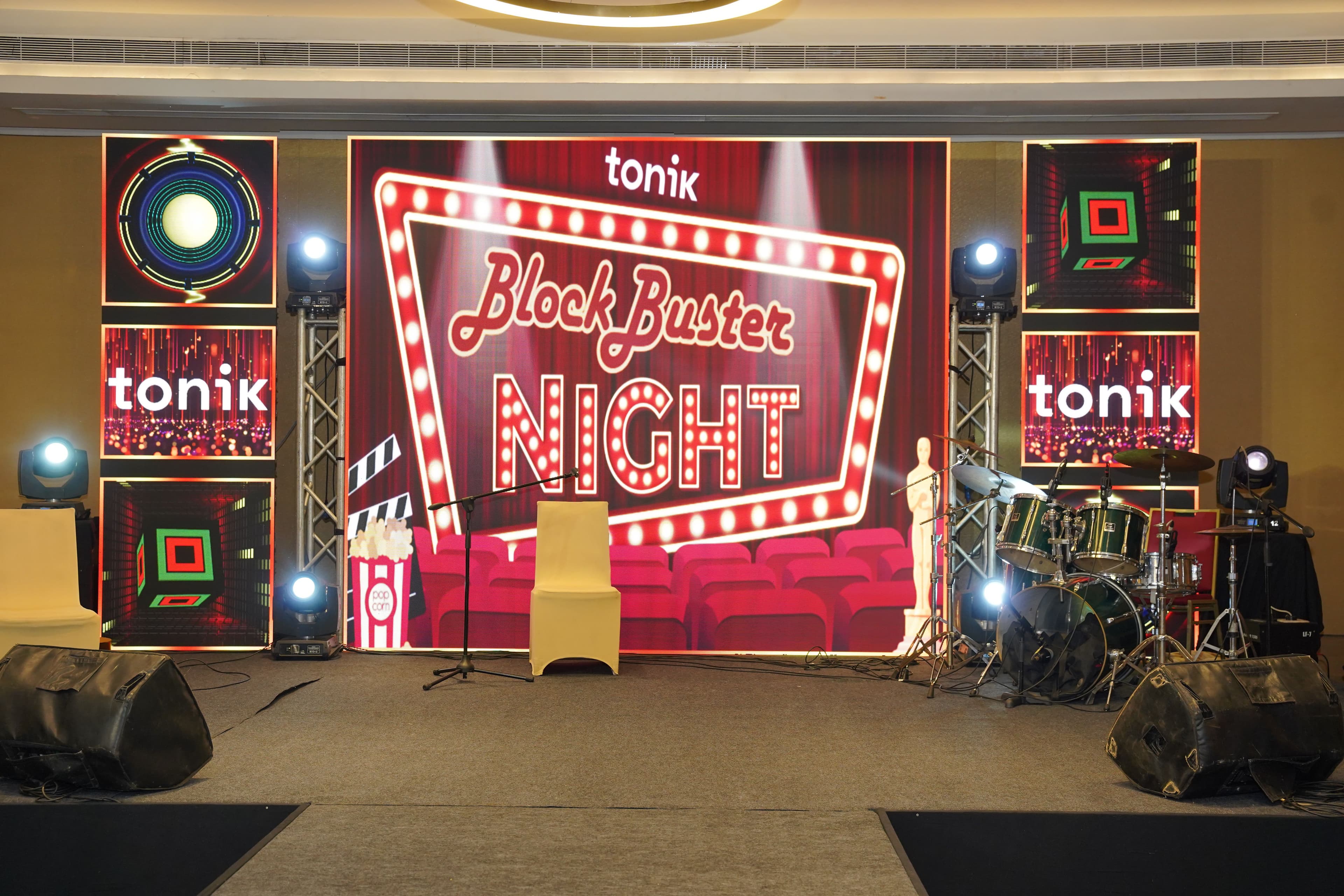 Theme Decor & Setup — 4